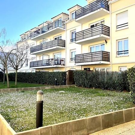 Grand F3 A 30Mn De Paris - Terrasse + Parking Prive Daire Saint-Ouen-l'Aumone Dış mekan fotoğraf
