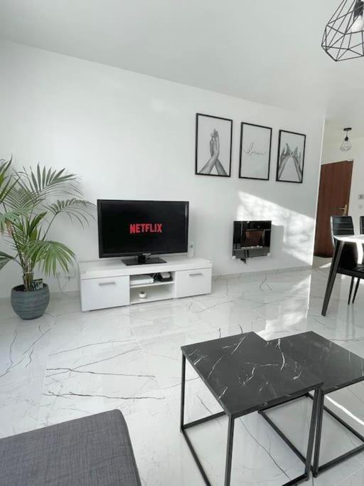 Grand F3 A 30Mn De Paris - Terrasse + Parking Prive Daire Saint-Ouen-l'Aumone Dış mekan fotoğraf