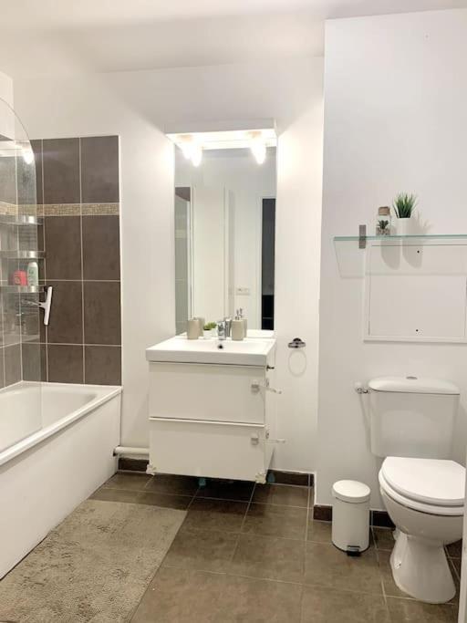 Grand F3 A 30Mn De Paris - Terrasse + Parking Prive Daire Saint-Ouen-l'Aumone Dış mekan fotoğraf
